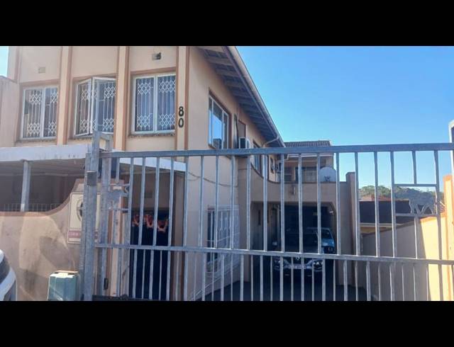 4 BEDROOM HOUSE FOR SALE IN CROSSMOOR